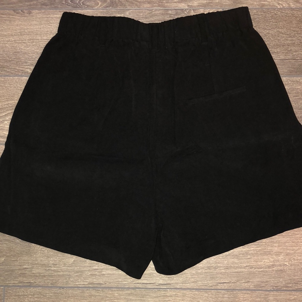 Shorts - Picture 3 of 6